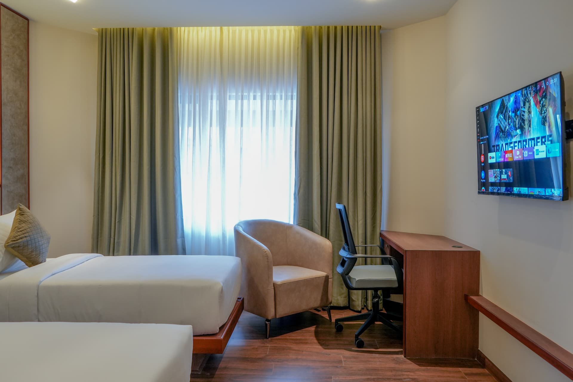 Twin Comfort, Elevated